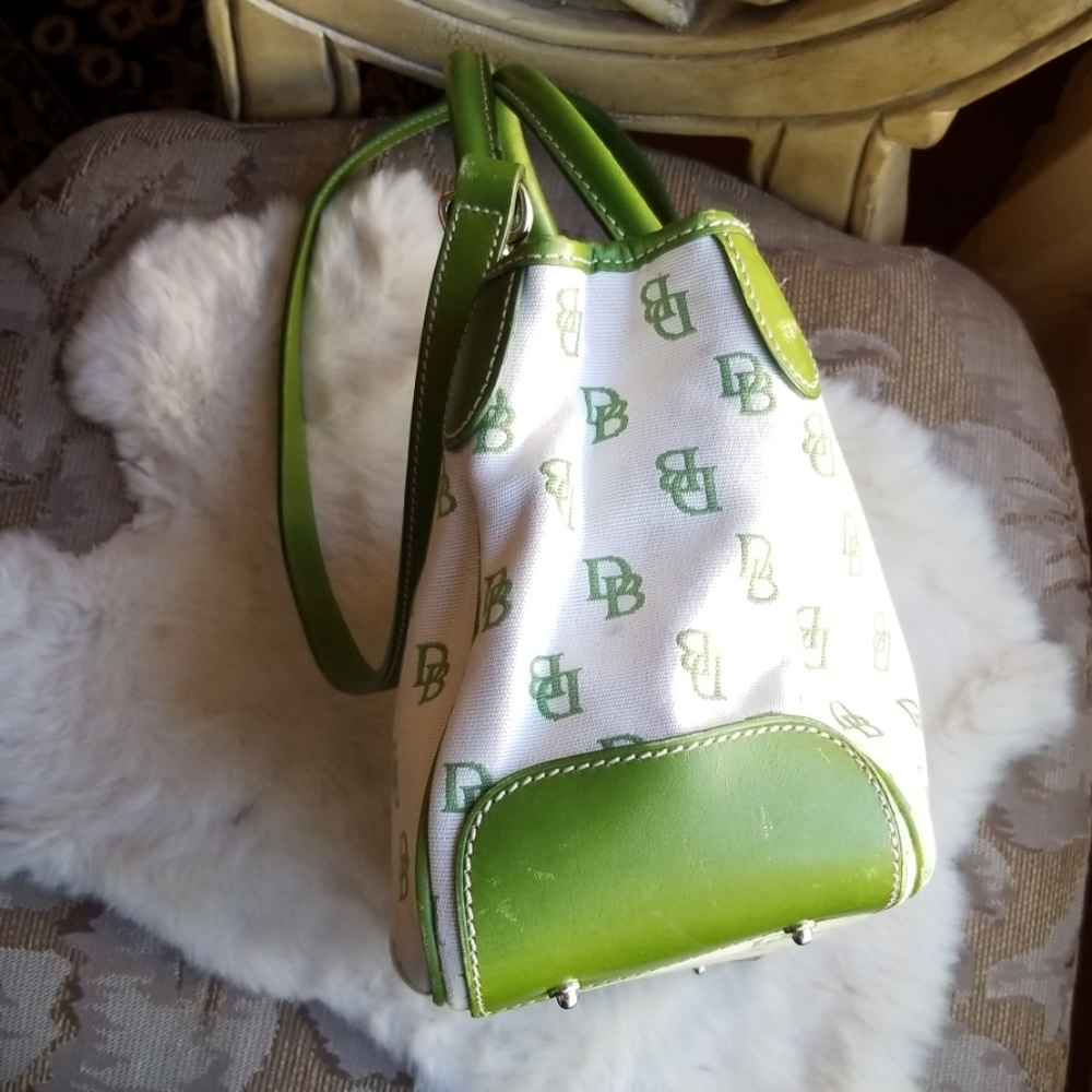 Beautiful Dooney & Bourke satchel - Picture 4 of 7
